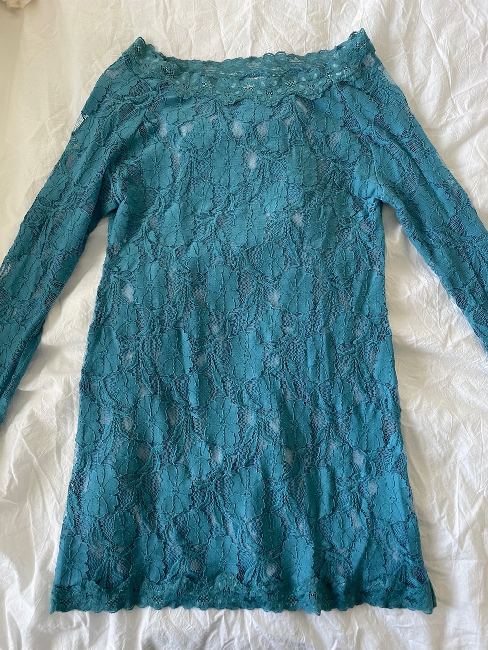 La Vie En Rose Teal Lace Long-Sleeve Tunic Top